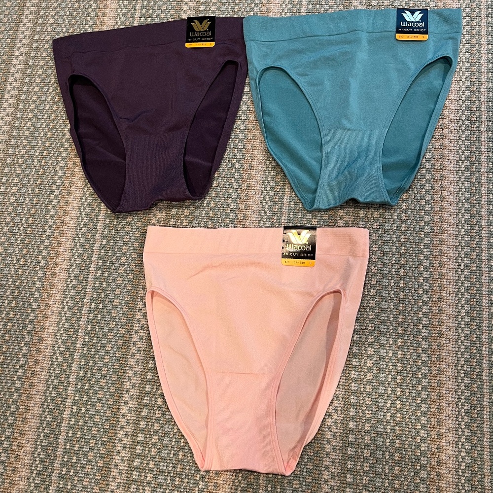 3 Wacoal Hi-cut B-Smooth Briefs Size Small
